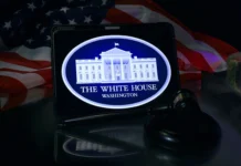 Nhà Trắng hủy bỏ các quy định bắt buộc tuân thủ an ninh phần mềm